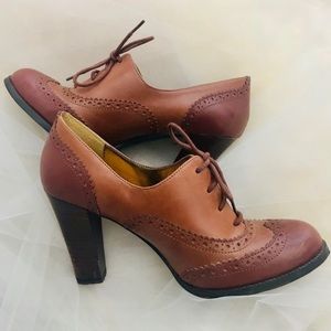 Marc Fisher Oxford Wing Tip Shoes Size 6.5